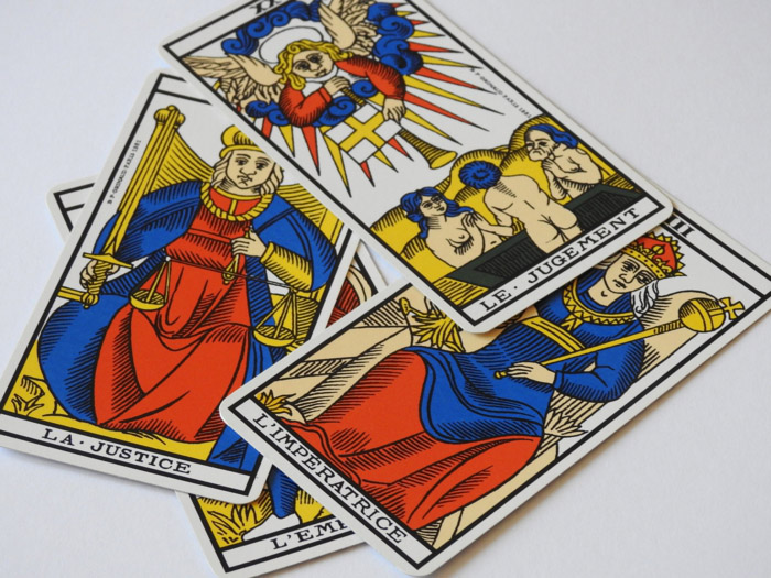 Photographie de quelques lames du tarot de Marseille